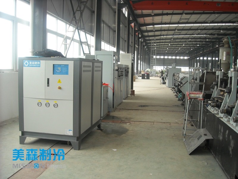 水冷柜式冷水機(jī)組-重慶萬(wàn)盛盛煌集團(tuán)